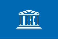 Bandera oficial de la Unesco empleada en la protección del patrimonio mundial.