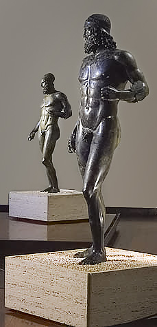 Bronces de Riace en el Museo nacional de la Magna Grecia