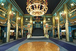 Gran vestíbulo del cabaret Folies Bergère