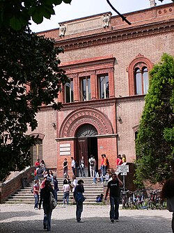 Fachada del histórico edificio de la Universidad de Bolonia