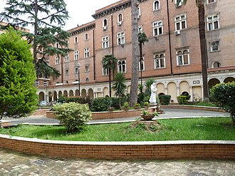 Fachada o vista representativa de la Pontificia Universidad Antonianum