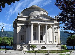Templo Voltiano en Como