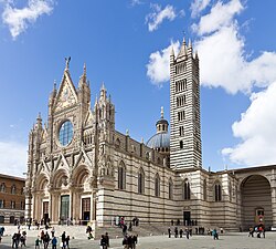 Fachada y detalles arquitectónicos de la Catedral de Siena