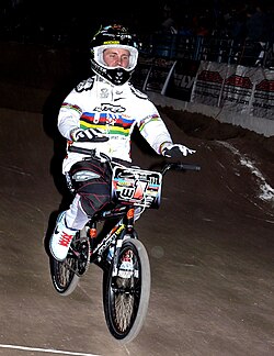 Donald Robinson compitiendo en ciclismo BMX