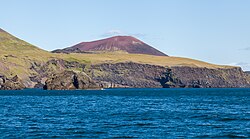 Costa escarpada de la isla de Heimaey