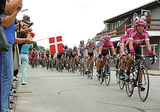 Pelotón de ciclistas durante la Vuelta a Dinamarca