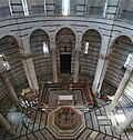 Interior del baptisterio