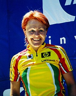 Diana Žiliūtė en una competición ciclista