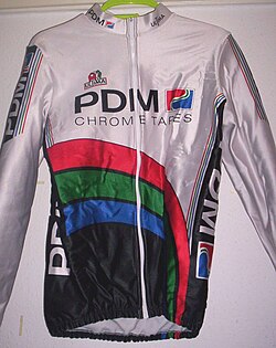 Ciclistas del equipo PDM-Concorde en competición