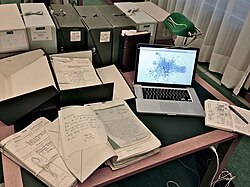 Materiales y herramientas utilizados durante la ejecución de un proceso de investigación analítica o de campo.