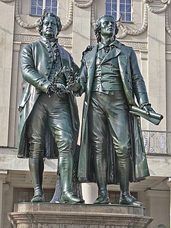 Monumento dedicado a Goethe y Schiller frente al Teatro Nacional Alemán de Weimar, obra de Ernst Rietschel.