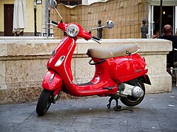 Una motoneta clásica Vespa