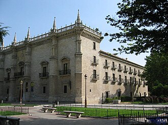 Vista exterior del Palacio de Santa Cruz en Valladolid