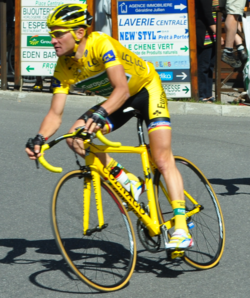 Voeckler vestido de amarillo en el Tour de Francia 2011