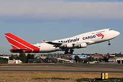 Martinair Cargo Boeing 747-400BCF despegando