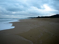 Playa de Xai-Xai con costa y arena