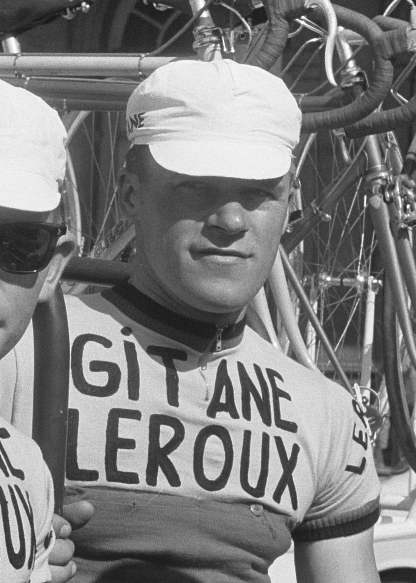 Fotografía de perfil y datos biográficos de Anatole Novak