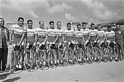 Ciclistas del equipo Margnat en una competición