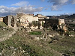 Arco de Cozagón y restos de las murallas de Brihuega