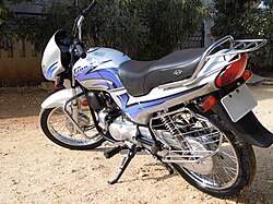 Motocicleta clásica eficaz para el día a día