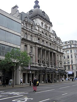 Her Majesty's Theatre ubicado en Haymarket dentro del West End.