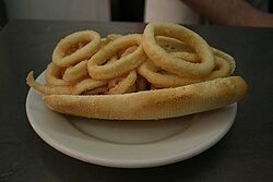 Bocadillo de calamares típico de España