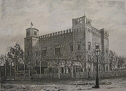 Fotografía histórica del edificio en construcción en abril de 1888