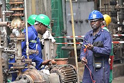 Mantenimiento mecánico en una refinería