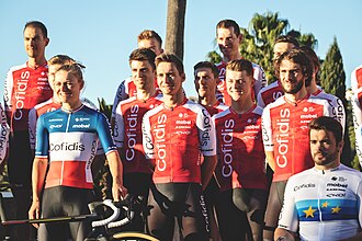 Indumentaria deportiva utilizada por el equipo Cofidis en temporadas recientes.
