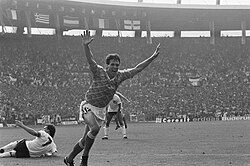 Marco van Basten celebrando un tanto con la selección neerlandesa en la Eurocopa 1988