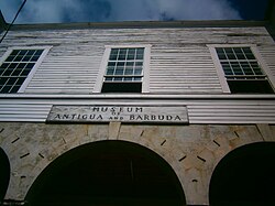 Fachada histórica del Museo de Antigua y Barbuda