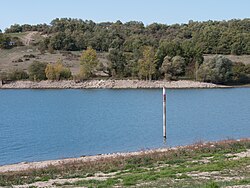Nivel de agua en un embalse
