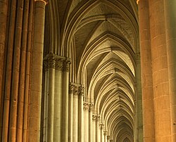 Bóvedas de crucería de la catedral de Reims