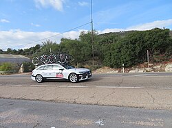 Coche de apoyo en carrera