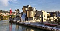 Vista exterior del Museo Guggenheim en Bilbao