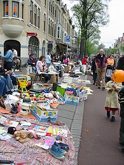 Mercadillo en La Haya durante el Día de la Reina