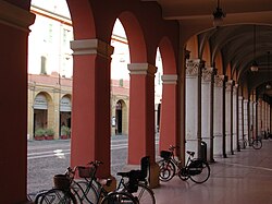 Arcada de pilares sometidos a compresión compuesta
