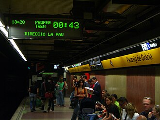 Andén de la estación de Paseo de Gracia de la L4