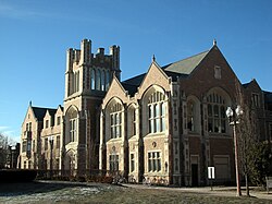 Fachada de la Escuela de Derecho