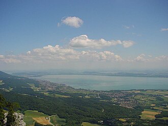 Vista panorámica del Lago de Neuchâtel