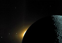 Imagen de la Luna y planetas alineados cerca del plano eclíptico tomada por la sonda Clementine