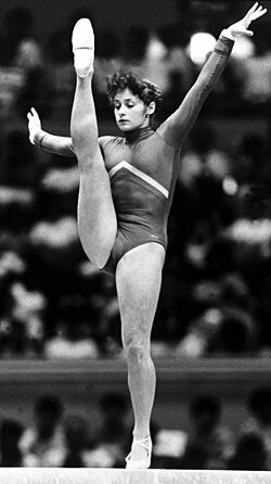 Ecaterina Szabo en la viga de equilibrio