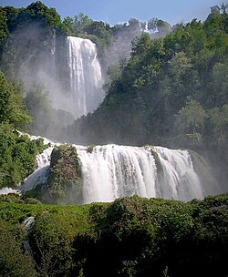 Cascada delle Marmore cerca de Terni