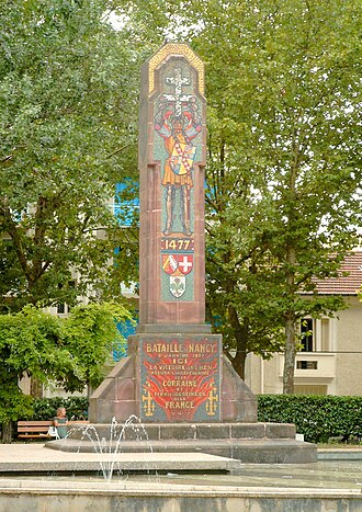 Monumento en la Plaza Cruz de Borgoña