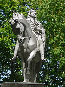 Estatua de Luis XIII en la plaza de los Vosgos