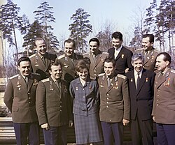 Los primeros cosmonautas soviéticos reunidos en julio de 1965