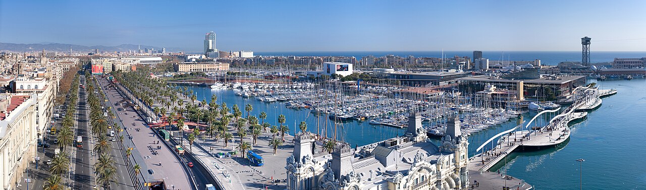 Panorámica del sector opuesto del puerto.