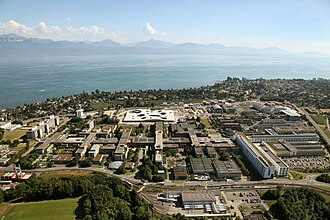 Edificios y campus de la Escuela Politécnica Federal de Lausana en Suiza.