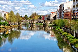 Puente Viejo sobre el río Cabe