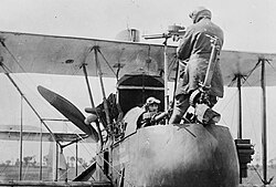 Ametralladoras Lewis en un avión F.E.2